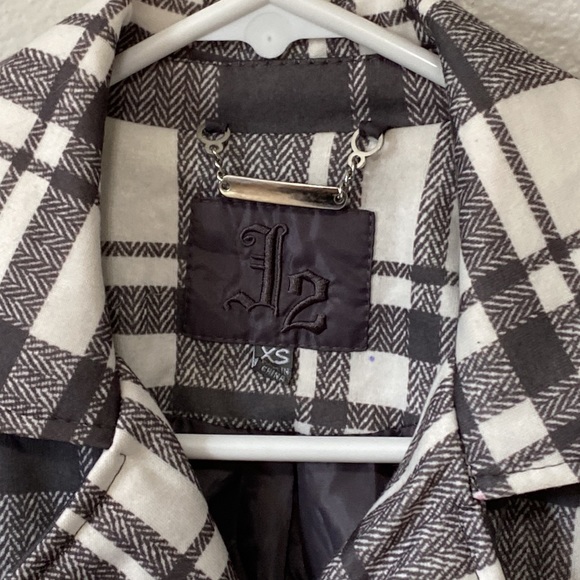 Adorable Spring Jacket 🌸 - Picture 4 of 5